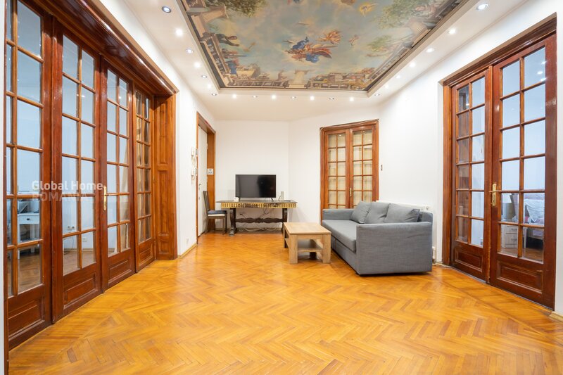 Cismigiu Garden, interwar building - 165 sqm, circular 6-room apartment