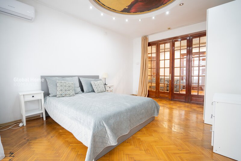 Cismigiu Garden, interwar building - 165 sqm, circular 6-room apartment